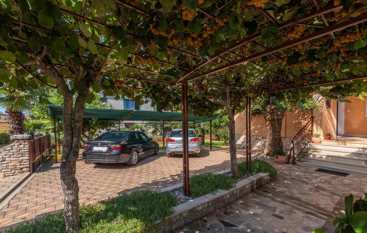 Apartments Feniks Poreč Exteriör bild