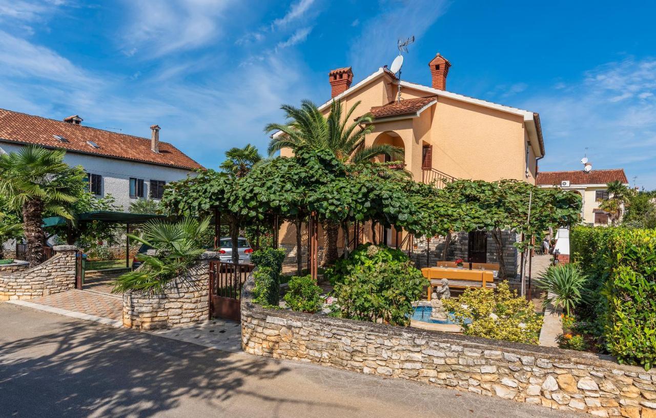 Apartments Feniks Poreč Exteriör bild